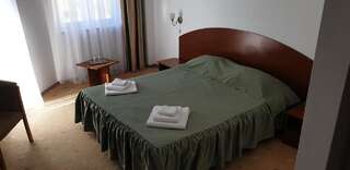 Отель HELIOS Окна-Сибьюлуй Двухместный номер с 1 кроватью или 2 отдельными кроватями, доступ в бассейн-7