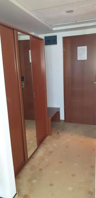 Отель HELIOS Окна-Сибьюлуй Одноместный номер с ванной комнатой-2